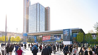 Picture shows people on their way to the entrance of the Hannover Messe 2024.