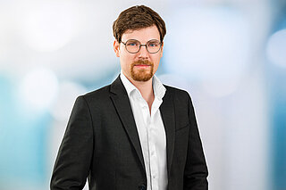 Portraitfoto von Felix Schmermer.