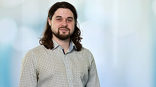 Portraitfoto von Lukas Horndasch